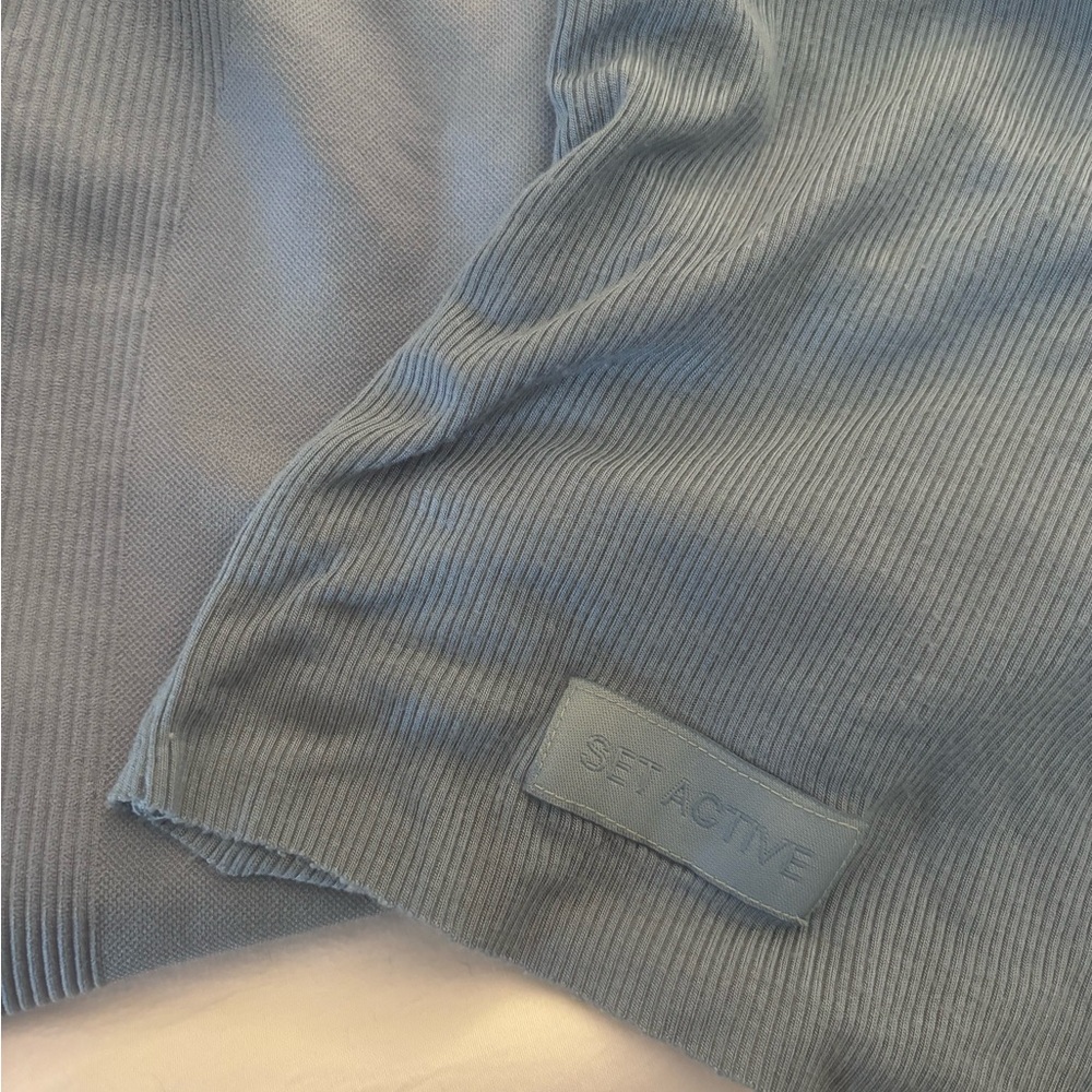 SET ACTIVE ‘Blue Jean’ Set, Leggings L, Tank M - Picture 2 of 7